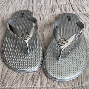 Authentic MICHAEL Michael Kors Jet Set Metallic Jelly Flip Flop